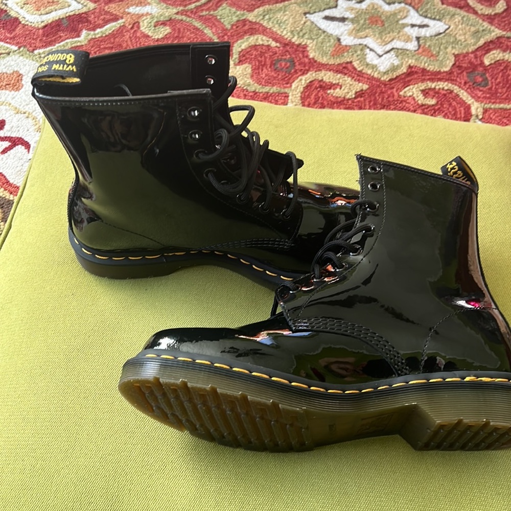 Dr Martens Lamper Women’s Boots Airwave with Bouncing Soles Black US Size 11